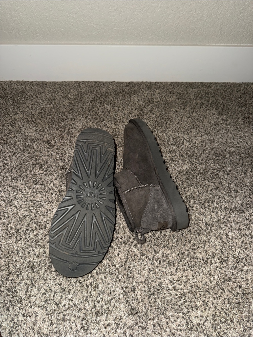 UGG Women’s Micro Boots - Picture 3 of 3